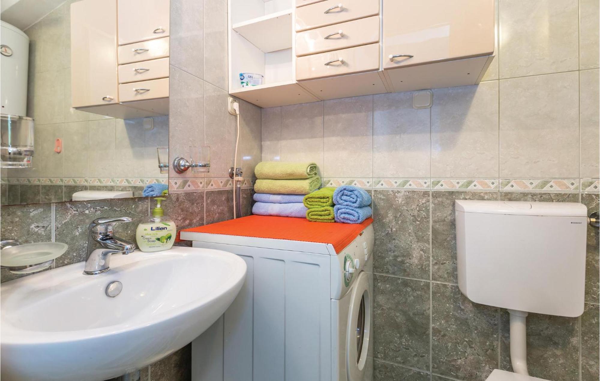Awesome Apartment In Makarska With Kitchen Exterior photo